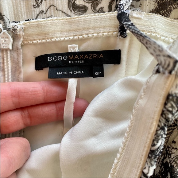 BCBG Max Azaria ..Black & off-white Silk Maxi dress . Size 6P . SO BEAUTIFUL ♥️ - Picture 8 of 16